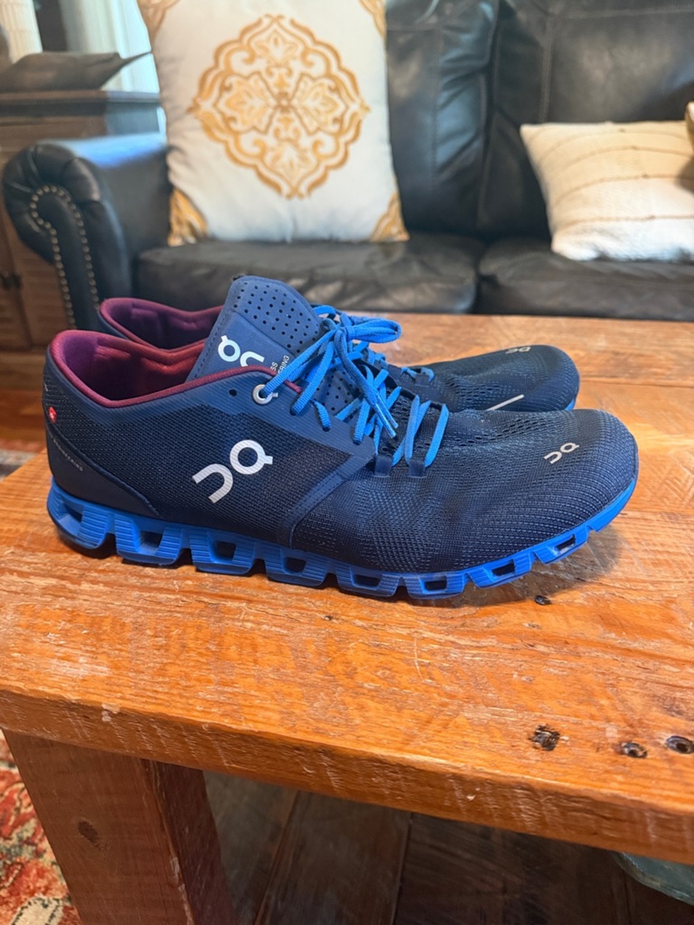 On Cloud Men's Navy Athletic Shoes with Bright Blue Sole and Purple Lining